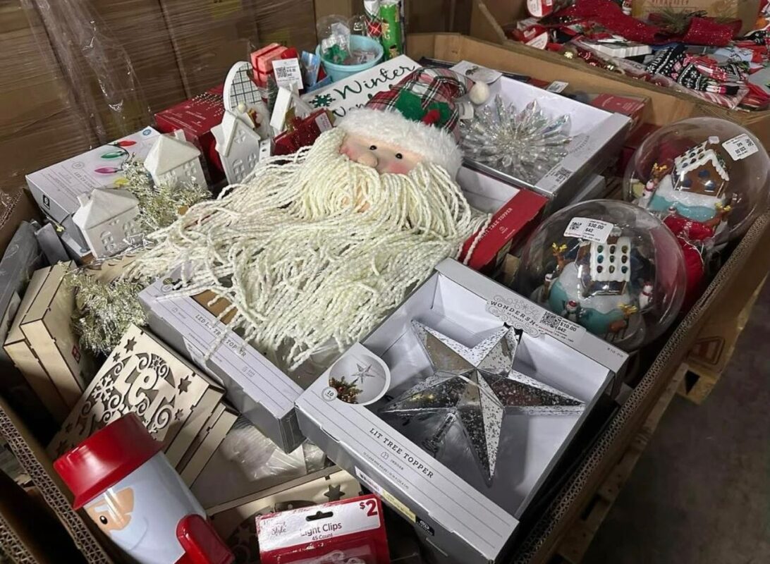 Christmas Pallets for Sale – 350 Holiday Items from HOM3 D3POT for $300 Each